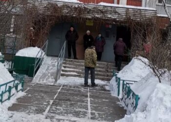 девушка выпала с балкона, фото Киев Оперативный