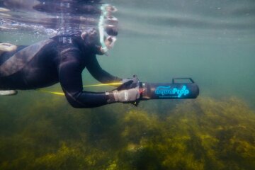 На Хмельниччине с водолазами ищут подводного охотника — ушел на дно больше недели назад
