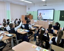 Родители рассказали, как школы отбирают последние копейки на "взносы", космические суммы