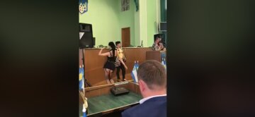 Скріншот з відео