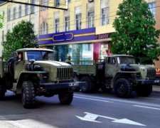Бойовики виведуть на парад стару радянську техніку