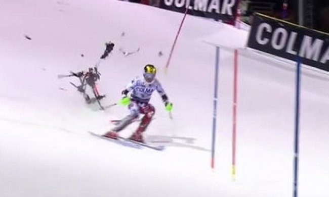 Дрон едва не рухнул на горнолыжника (видео)