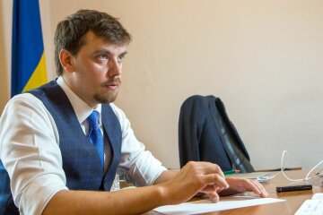 Премьер-министр Гончарук всерьез взялся за руководителей "Укрзализныци": "Мы разбираемся детально"