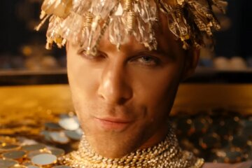 Макс Барських, кадр із кліпу на пісню "Rich"