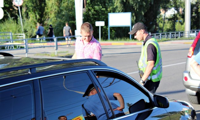 Водіям можуть дозволити керувати автомобілем без посвідчення: як це буде