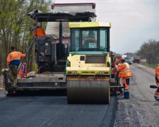 Влада наживається на ремонті  донецьких доріг