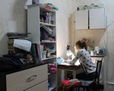 Тараканы, грибок, разбитые окна: украинцам показали, в каком аду живут их дети