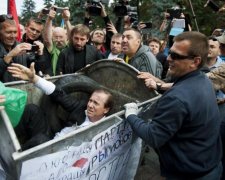 Наглые чиновники за свое же воровство обдерут украинцев