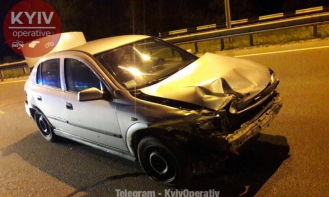 Пешеход спровоцировал жуткую аварию в Киеве