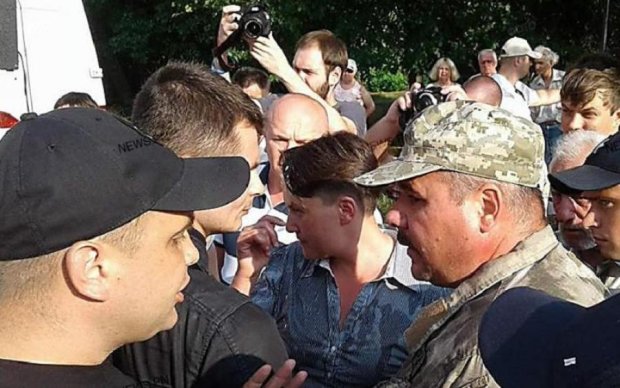 Визит Савченко в Николаев: жестокость копа зафиксировала камера