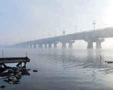 В Киеве закрывают мост Патона