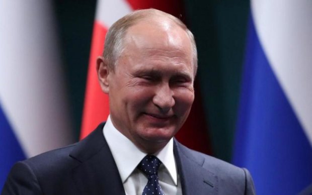 Вежливый макияж: блогер нашел настоящего Путина