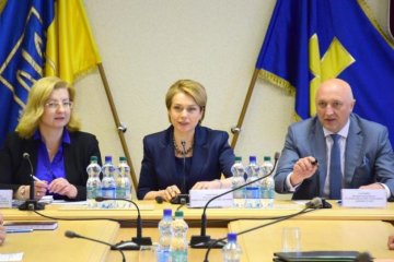 Перше вересня скасовується? Ошукані вчителі вийшли на масовий мітинг