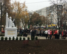 Пам'ятник Ярославу Мудрому в Сумах спантеличив українців своєю безглуздістю, такого ви точно не бачили: "І сміх і Гріх"