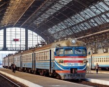 Машинисты показали, на каком ржавом хламе катает нас Укрзализныця: "Возьмите Кравцова с собой"
