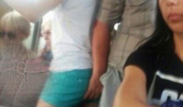 В полтавском автобусе сфотографировали "сексуального" старичка