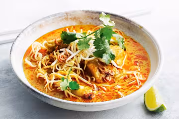 Острый суп с креветками и лапшой: быстрый и вкусный рецепт