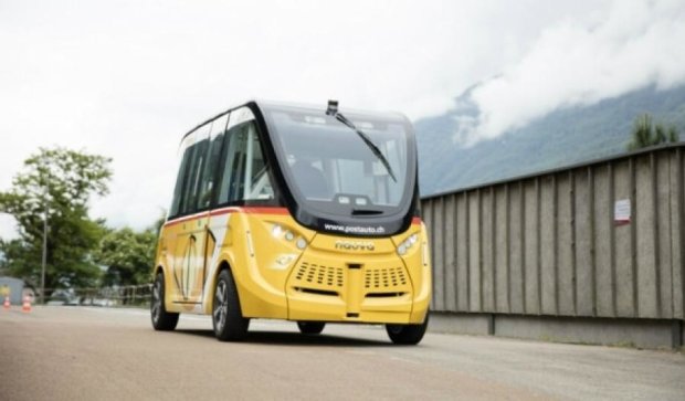 У Швейцарії тестують безпілотні електричні автобуси