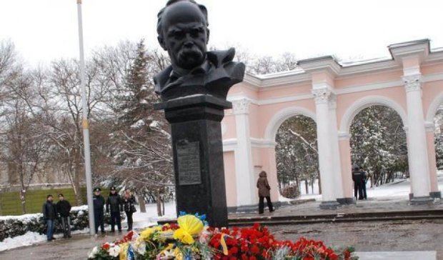 Крымчан поздравили с Днем защитника Украины и героев УПА