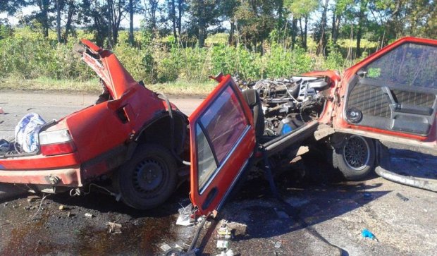 Смертельна ДТП на Харківщині: Fiat зіткнувся з пасажирським автобусом
