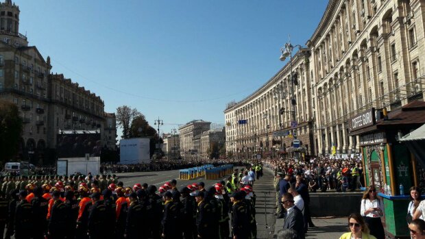 Den Nezalezhnosti Ukrayini Promova Zelenskogo Gimn Vid Tini Karol Ta Marsh Patriotiv Fotoreportazh Znaj Yua