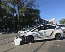 В Харькове копы продолжают трощить свои Prius: не поделили дорогу с Tоyotа