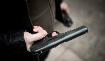 Зловмисники розстріляли автобус із чеськими туристами
