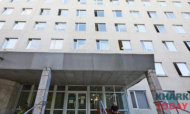 Захист лікарень бронеплівкою в Харкові