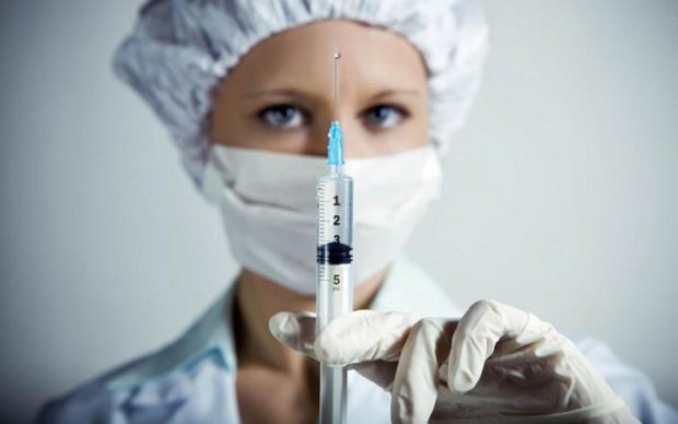 Вакцинація в Україні: у Супрун розвіяли найпопулярніший міф