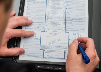 Заповнення європротоколу, фото: lawecon.ru