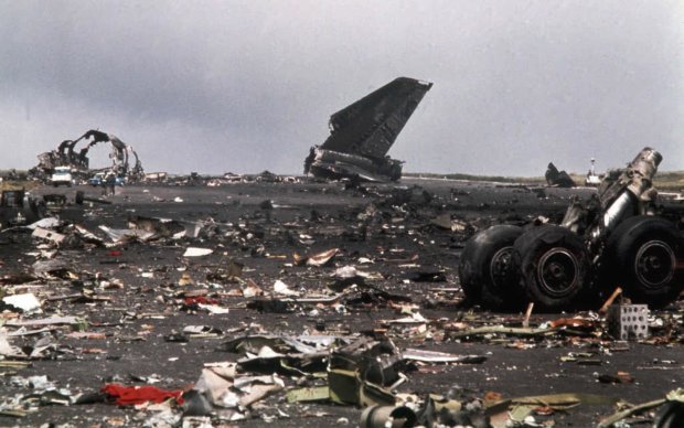 Погибли 582 человека: 2 самолета столкнулись из-за закрытого аэропорта
