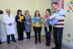 Стати татусем можна за 5 хвилин: показав паспорт - і вже змінюєш підгузники
