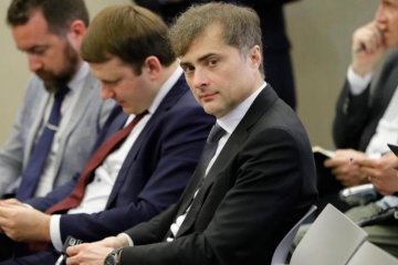 Сурков та Захарченко відкрили пам'ятник у лігві Януковича