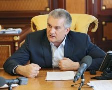 Стало известно, кто "подарил" Крым Аксенову
