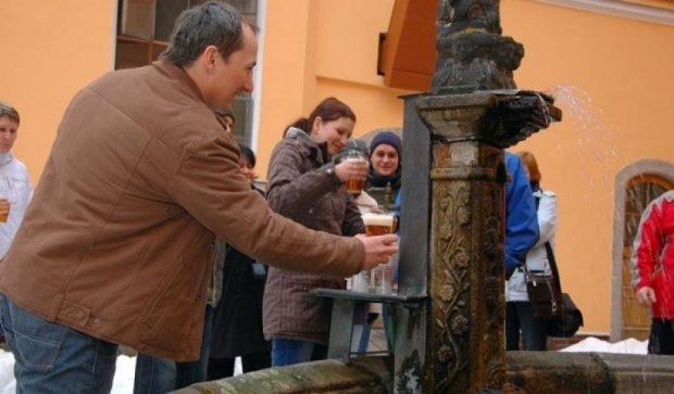 Містечко у Словенії запрошує на пивний фонтан