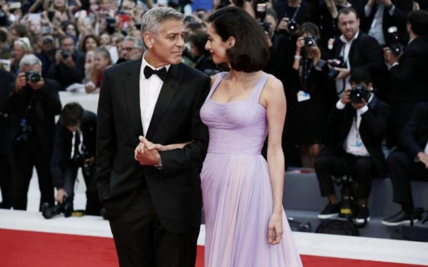 Жирафы заставили сделать предложение: первое семейное интервью Клуни