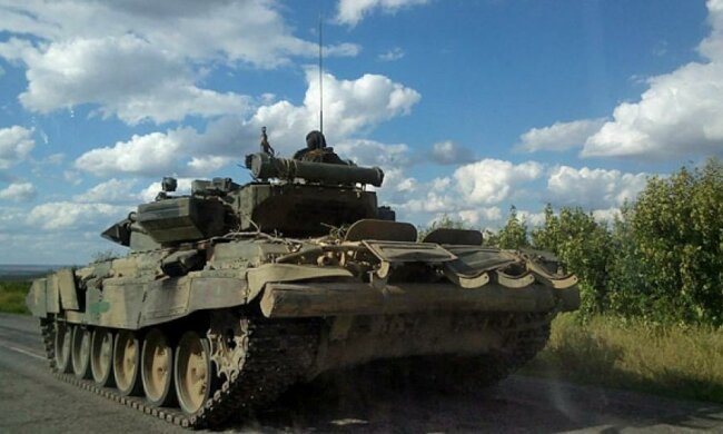 Російські найманці випробували новітні танки на Донбасі  (фото)