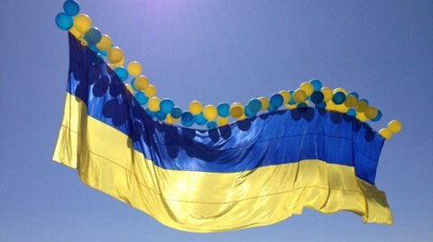 Над оккупированным Донбассом взвился сине-желтый флаг на День Независимости - смотри и плач, Путин