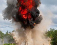 Мощные взрывы сотрясли церкви и гостиницы накануне Пасхи: десятки погибших