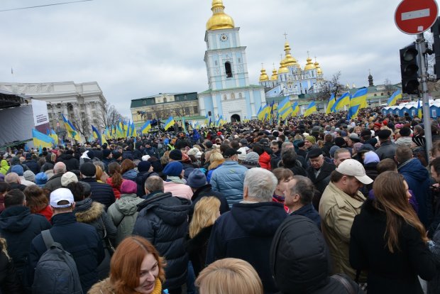 По данным полиции на встречу с Порошенко пришло 25 тыс.человек