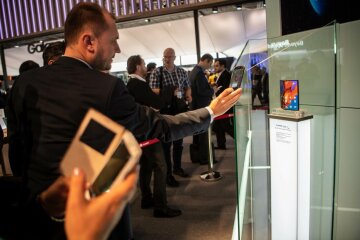 Huawei Mate X, gettyimages