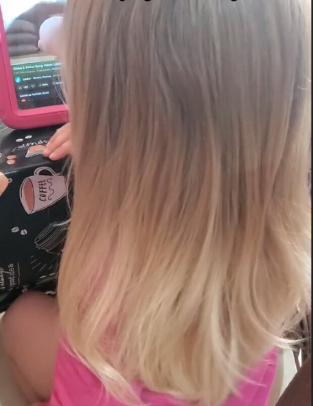 Дівчинка, не немитим волоссям, скріншот з TikTok