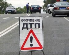 Мотоцикліст не поділив дорогу з автомобілем у Києві