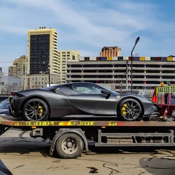 Ferrari SF90 Stradale в Україні, фото: Facebook