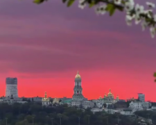 Церква, захід сонця, кадр з відео