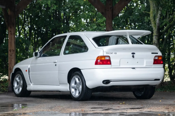Ford Escort RS Cosworth, фото з соцмереж