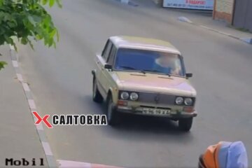 Під Харковом демон за кермом зніс молоду матусю з візочком - без гальм
