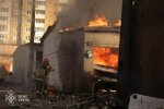 Спасатели ГСЧС на месте пожара в Киеве