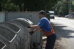 Вивіз сміття. Фото: скрін youtube