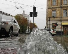 Фонтан у Львові б'є з-під землі (фото)